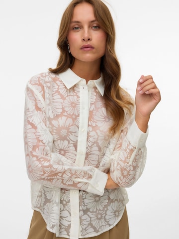 T-shirt '10340599' VERO MODA en blanc : devant