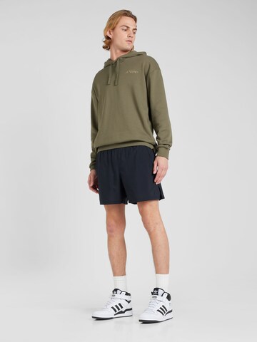 UNDER ARMOUR Regular Sportbroek 'Launch 5' in Zwart