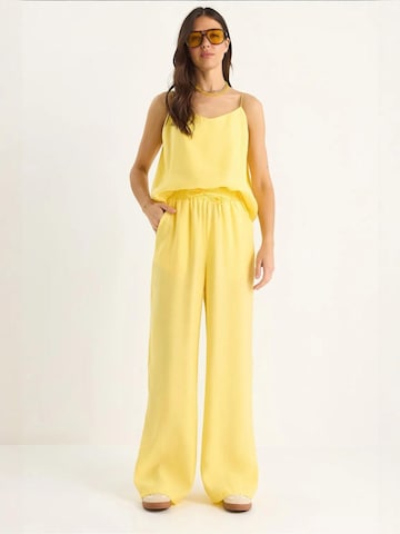 Bianco Lucci - Roupa de casa 'Zweiteiliges Set' em amarelo: frente