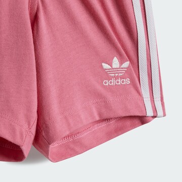 ADIDAS ORIGINALS - Conjunto en rosa
