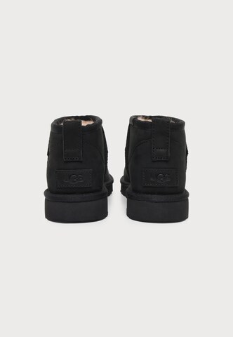 UGG Kozačky 'Classic Ultra' – černá