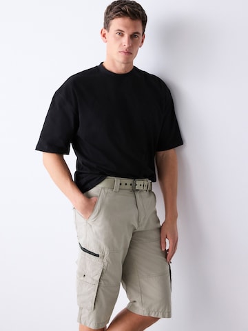 Next regular Cargobukser i grå