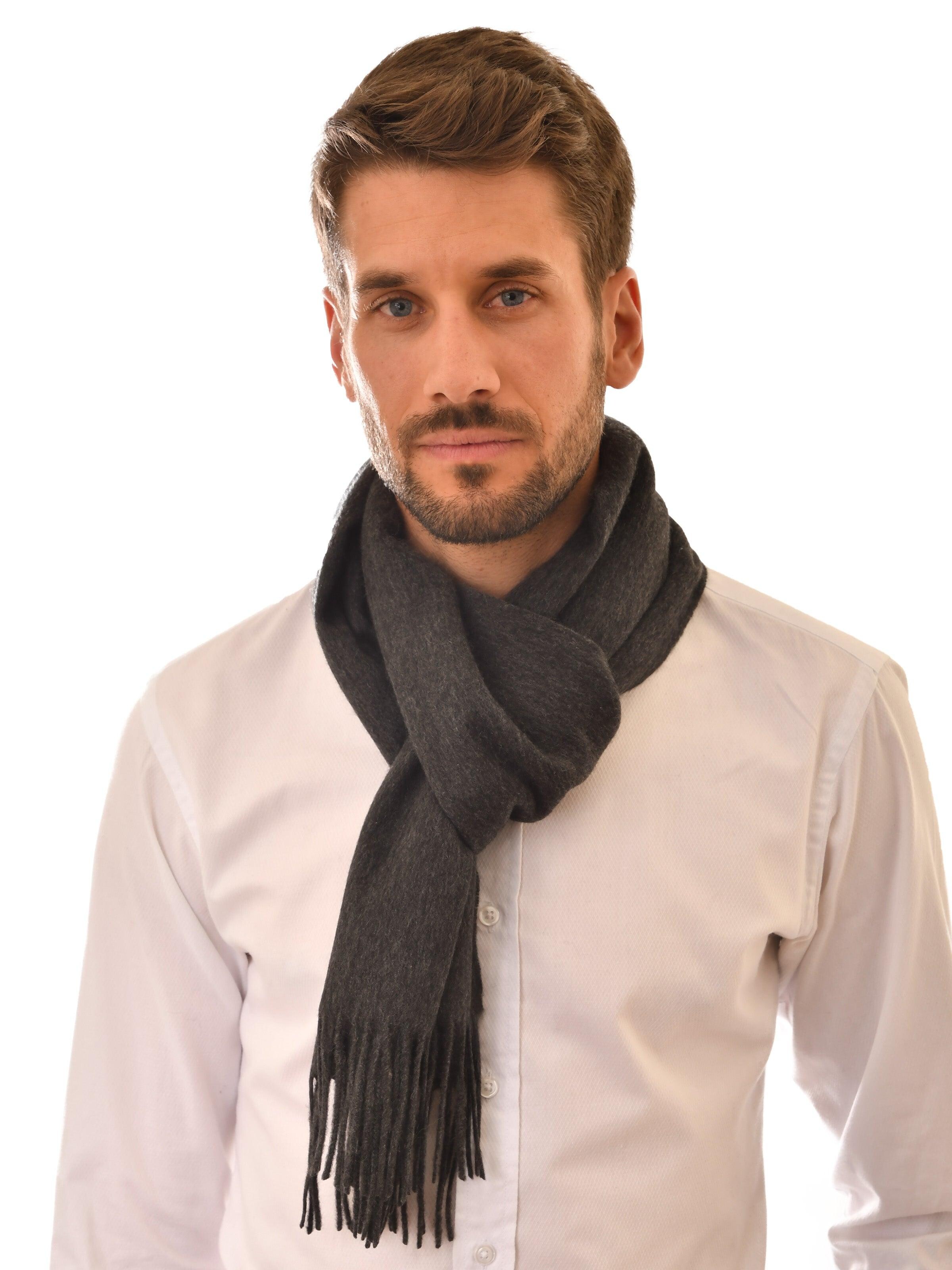 MayTree Scarf in Grey: front