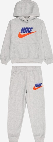 Nike Sportswear Juoksupuku 'CLUB CHENILLE FLC' värissä harmaa: etupuoli