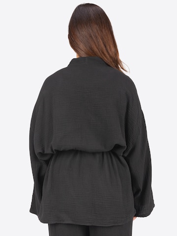 Seasons of April Kimono 'Kehlani' in Schwarz