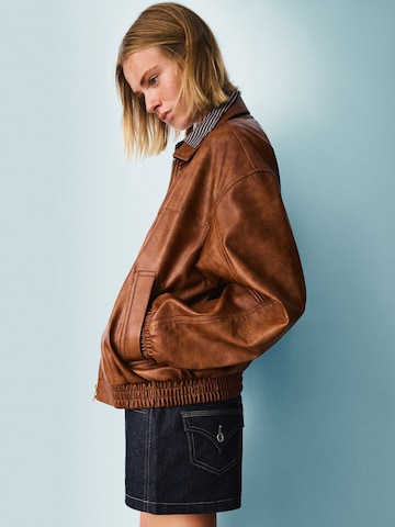 Bershka Přechodná bunda – béžová