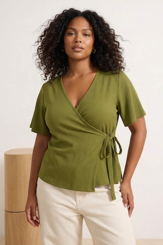 Trendyol Curve Blouse in Green: front