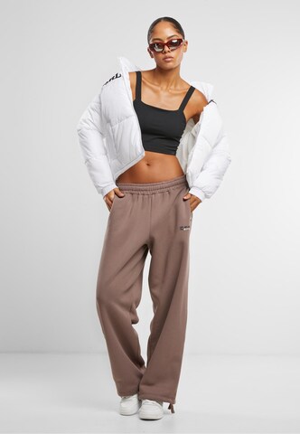 Karl Kani Loose fit Trousers in Brown