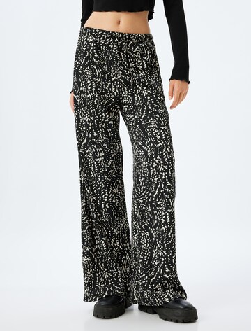 Koton Wide leg Pants in Black: front