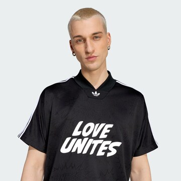 ADIDAS ORIGINALS Shirt 'Pride' in Zwart