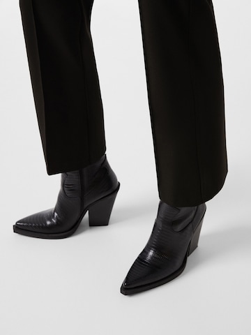 Bershka Regular Trousers with creases in Black