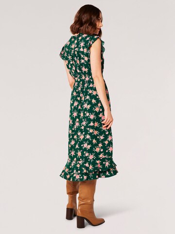 Robe Apricot en vert