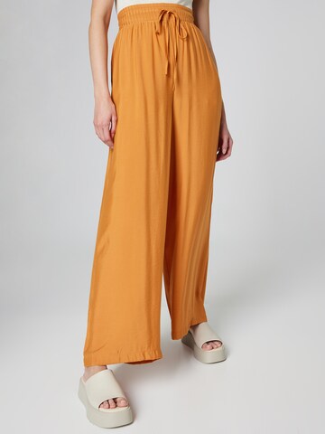 Guido Maria Kretschmer Women Wide leg Pants 'Janay' in Orange: front