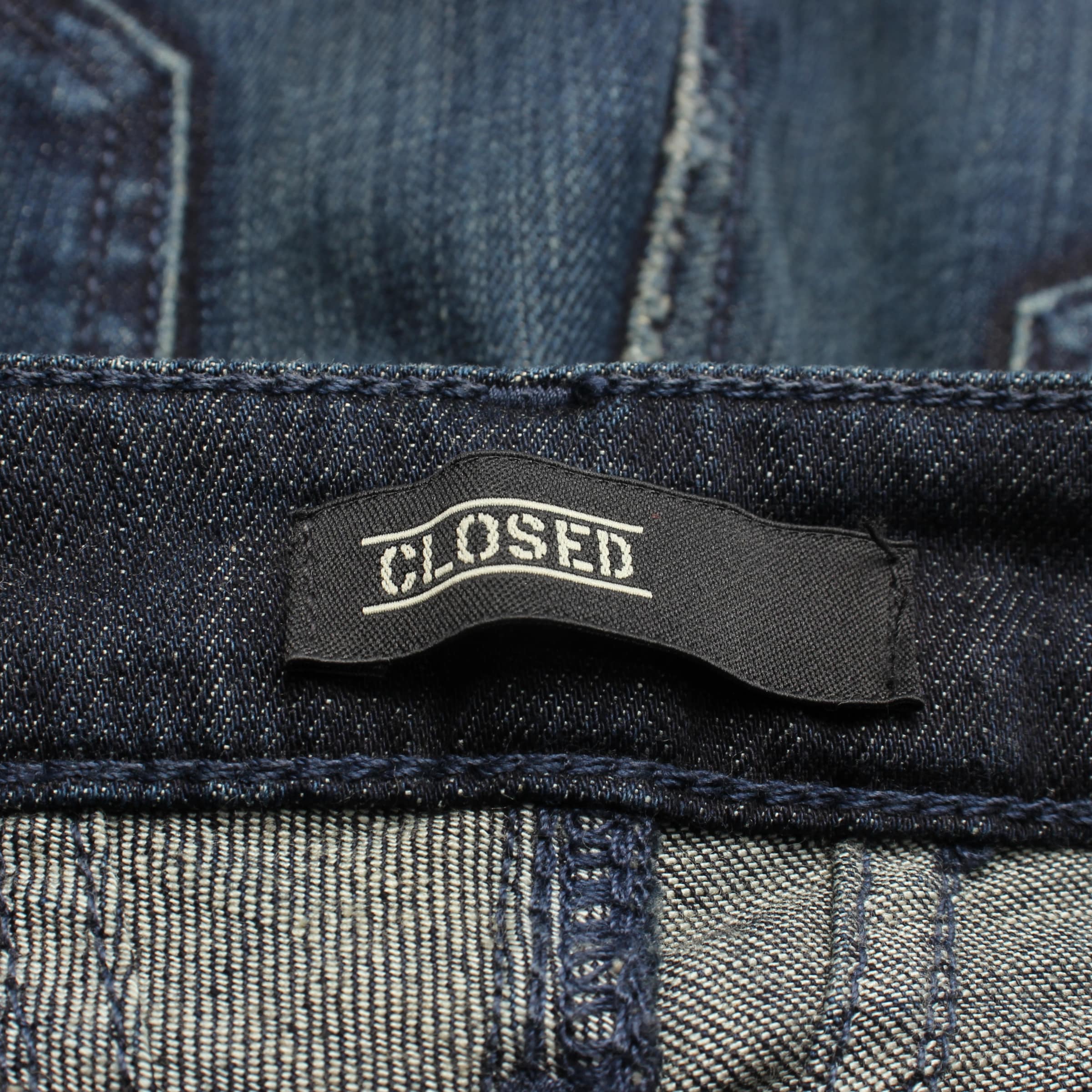Closed Jeans in 29 in Blue