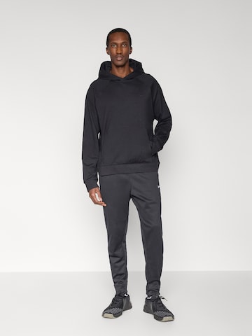 Hanorac sport de la NIKE pe negru