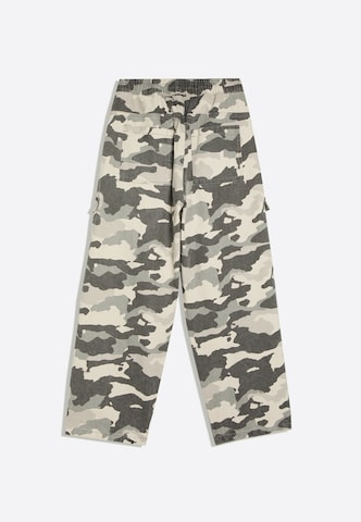 Bershka Loosefit Cargofarkut värissä harmaa