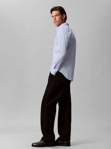 Calvin Klein Jeans Klasický střih Košile 'Classic' – modrá