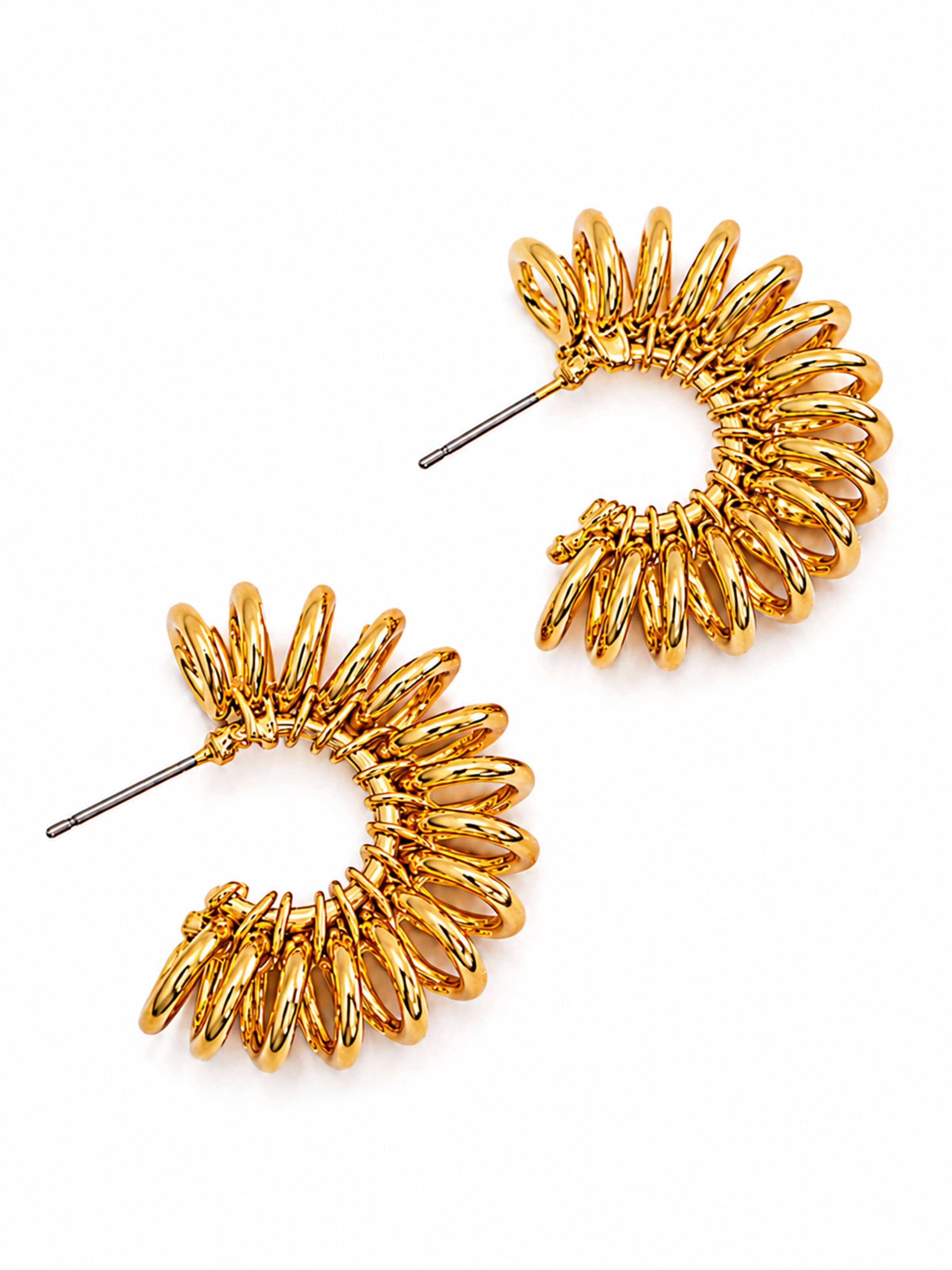 RteRme Earrings 'Wyla' in Gold: front