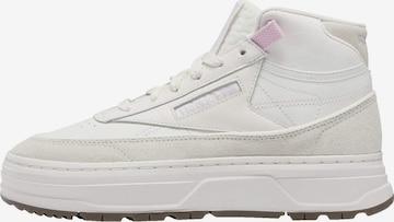 Baskets hautes 'Club C Geo' Reebok en blanc : devant