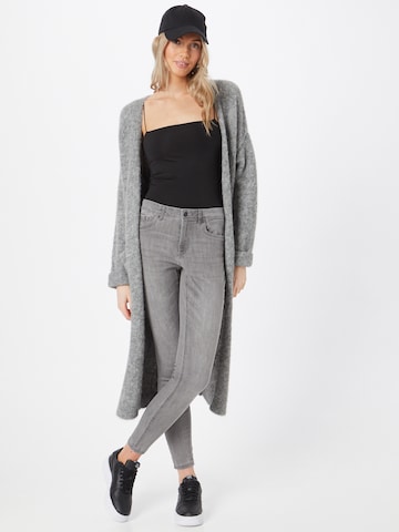 VERO MODA - Skinny Vaquero 'Tanya' en gris