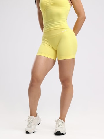 neverover - regular Pantalón deportivo 'Hue Shorts' en amarillo