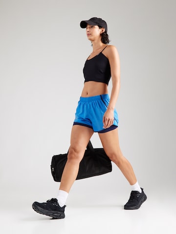 UNDER ARMOUR tavaline Spordipüksid 'Fly-By', värv sinine