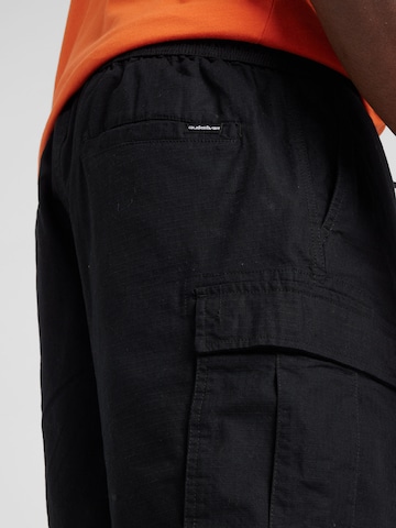 Loosefit Pantaloni cu buzunare de la QUIKSILVER pe negru