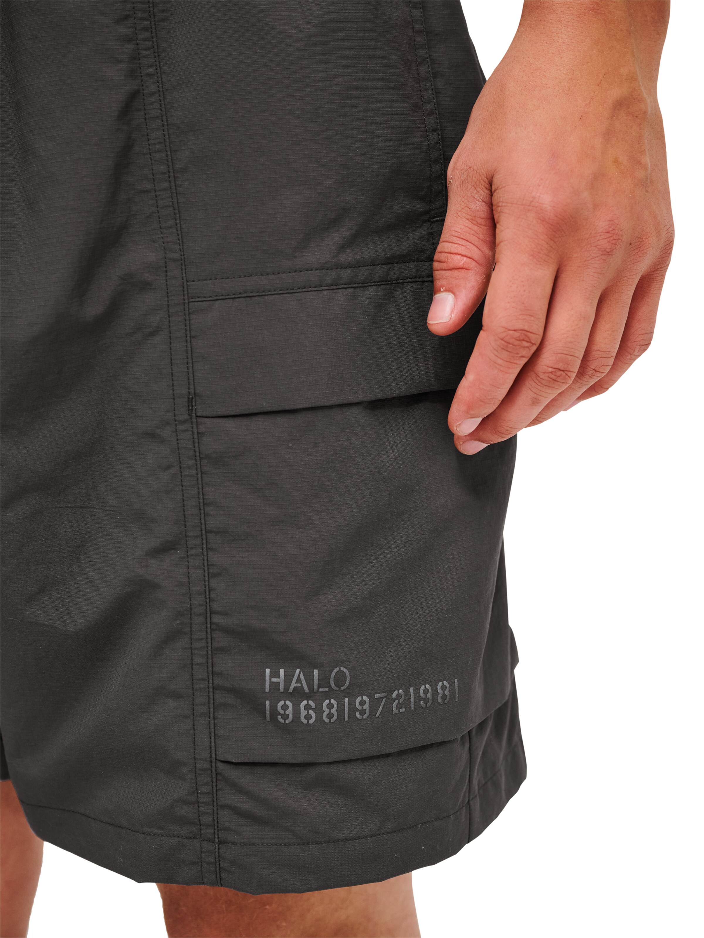 HALO Regular Shorts in Grau