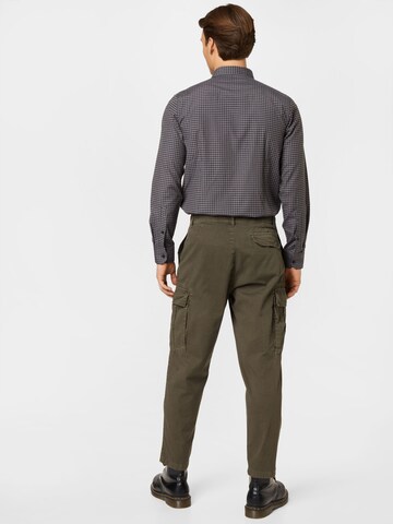 Tapered Pantaloni cu buzunare de la BURTON MENSWEAR LONDON pe verde