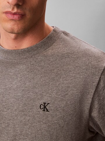 T-Shirt Calvin Klein Jeans en gris