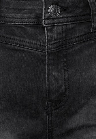 STREET ONE Tapered Jeans in Schwarz