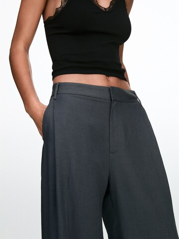 Wide leg Pantaloni con piega frontale di Pull&Bear in blu