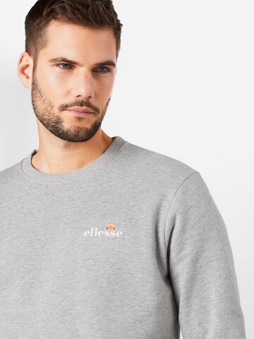 ELLESSE - Regular Fit Sweatshirt de desporto 'Brufa' em cinzento