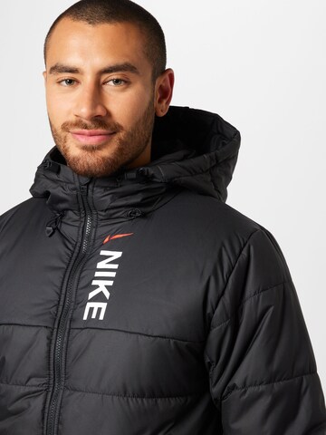 Veste de sport NIKE en noir