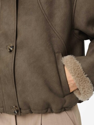Fuchs Schmitt Winter jacket 'Fliegerblouson Oakland' in Brown