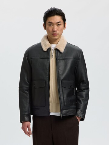 SELECTED Overgangsjakke i sort: forside