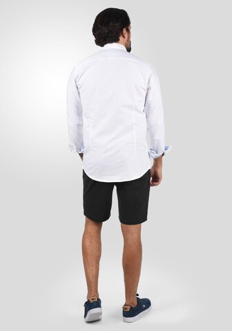 !Solid Regular Chinoshorts 'Ravi' in Schwarz