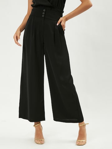 Influencer Широка кройка Панталон с набор в черно: отпред