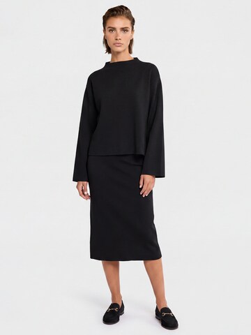 APART Skirt in Black: front