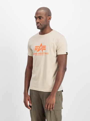 ALPHA INDUSTRIES Футболка в Бежевый: спереди