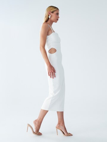 Robe de soirée 'HALLON MIDI DRESS' BWLDR en blanc