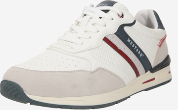 MUSTANG Sneakers laag in Beige: voorkant