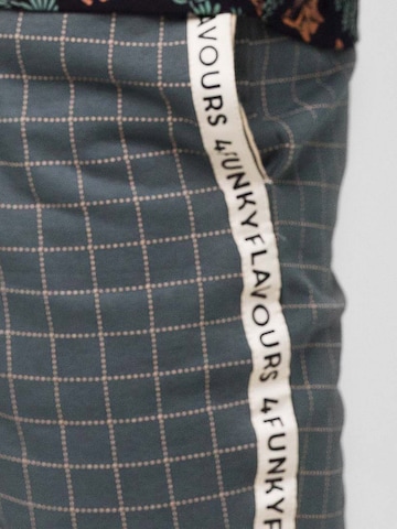 Regular Pantalon 'I Want It To Be' 4funkyflavours en gris