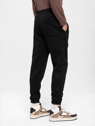 Antioch Tapered Pants in Black