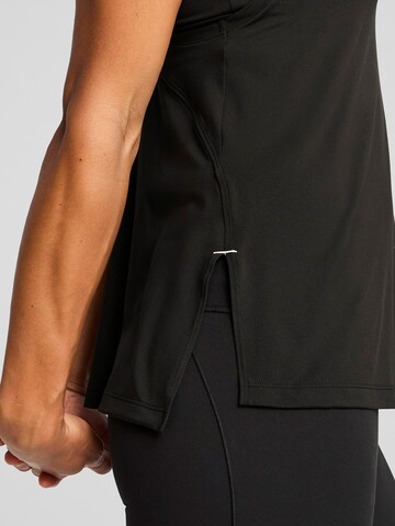 Top sportivo 'Cloudspun' di PUMA in nero