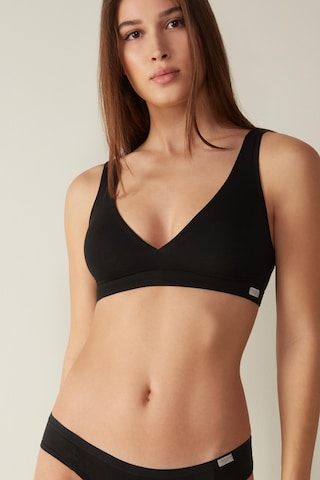 INTIMISSIMI Triangle Bra in Black: front