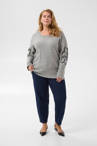 Pull-over 'Erina' KAFFE CURVE en gris