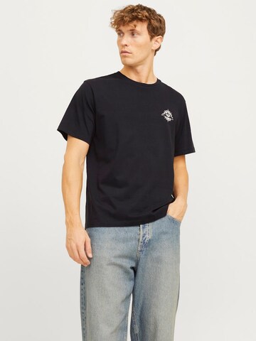 JACK & JONES T-shirt 'JJJACKIE' i svart: framsida
