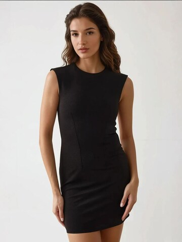 Hiccup Dress in Black: front