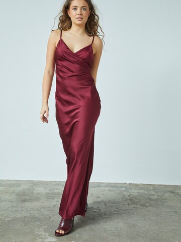 SISTERS POINT Evening dress 'N.ERO' in Red: front